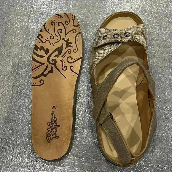 [38/7-7.5]Portofino Gold  Tone Selina Sandals - Picture 5 of 10